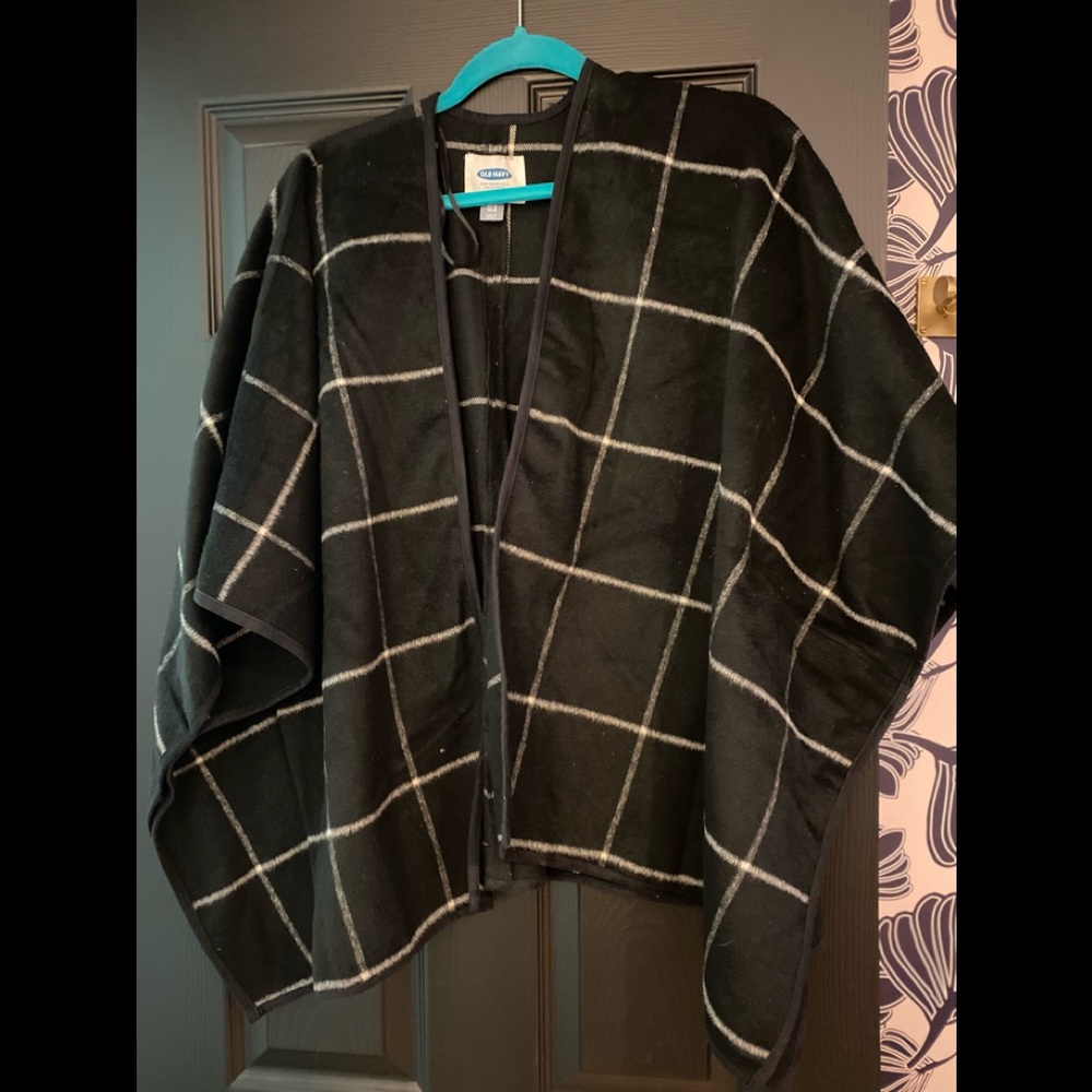 COPY - Black and white cape Old Navy size XS/S